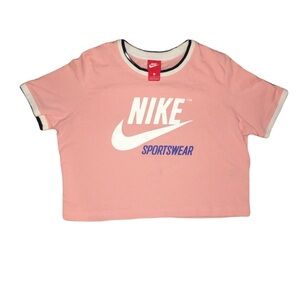 Nike  Cropped Tee